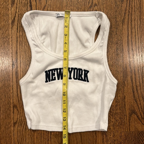 Zara white cotton scoop neck rubbed cropped New York embroidered tank top size M - Picture 5 of 8